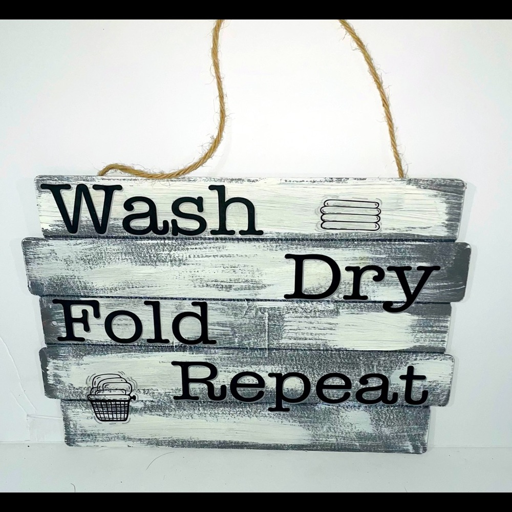 Farmhouse Laundry Sign Medium